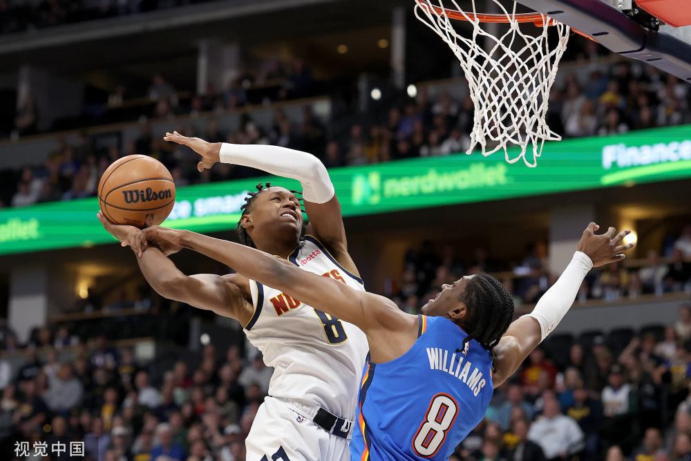 她面临连续 她面临连续